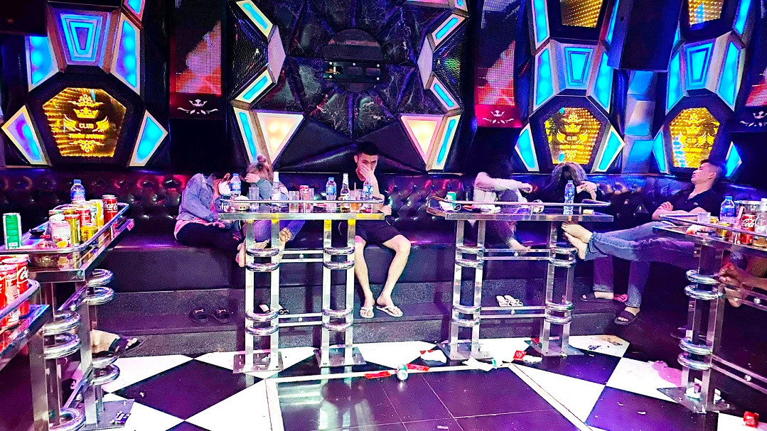 Hai Duong: Khoi to nhieu doi tuong mo “tiec” ma tuy tai quan karaoke