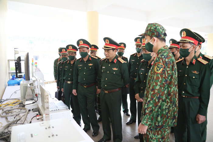 Sau khi nghe Trung tướng Nguyễn Công Định - Giám đốc Học viện Kỹ thuật Quân sự đã báo cáo kết quả thực hiện nhiệm vụ năm 2021, phương hướng nhiệm vụ năm 2022 của Học viện, Đại tướng Phan Văn Giang ghi nhận, biểu dương những kết quả mà Học viện Kỹ thuật Quân sự đã đạt được trong thời gian qua. Đại tướng khẳng định, Học viện có bề dày truyền thống, đặc biệt là thế mạnh trên lĩnh vực khoa học cả dân sự và quân sự và đang được cán bộ, giảng viên, học viên tiếp nối và phát huy.