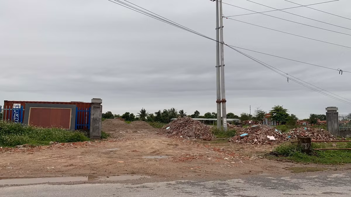 Quá trình điều tra ban đầu xác định, Công ty TNHH xăng dầu Ngân Giang do anh Trần Quang Huỳnh làm giám đốc được UBND tỉnh Hải Dương cấp giấy chứng nhận quyền sử dụng đất thương mại, dịch vụ gần 5000 m2 tại thôn chùa Thượng, xã An Thượng. 