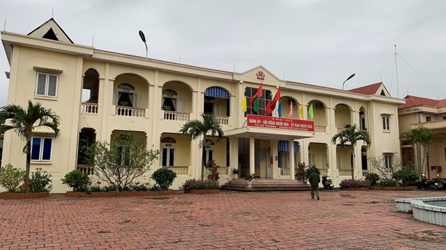 Sáng 18/4, lãnh đạo Công an TP Hải Dương cho biết, đơn vị đã bắt tạm giam 2 đối tượng để điều tra, trong đó có chủ Công ty TNHH vận tải Nam Anh. "Chúng tôi đang hoàn thiện hồ sơ để thực hiện các bước tố tụng tiếp theo. Đây là hành vi rất manh động, côn đồ, chúng tôi sẽ điều tra toàn diện, xử lý nghiêm theo quy định của pháp luật", lãnh đạo Công an TP Hải Dương thông tin. 