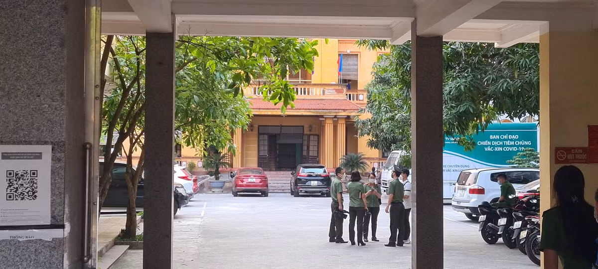 Năm 2021, CDC Nam Định đã mua của công ty Việt Á với 4 hợp đồng đều là sinh phẩm y tế gồm kit xét nghiệm phát hiện COVID-19, tách chiết tay và tách chiết tự động với tổng giá trị là trên 53,4 tỷ đồng và đều mua theo hình thức chỉ định thầu rút gọn.