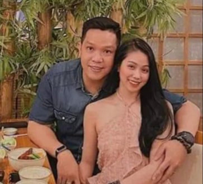 Tại cơ quan điều tra, Thái khai thời gian sống chung với Trang và cháu A. từ giữa năm 2020, Trang thỉnh thoảng có đánh, la cháu. Nhưng đến tháng 10/2021, cháu phải học online, Thái giao Trang kèm dạy cháu học thì Trang thường chửi mắng, đánh đập cháu A. bằng tay chân, cây gỗ, cây sắt, ống nhựa, roi mây...