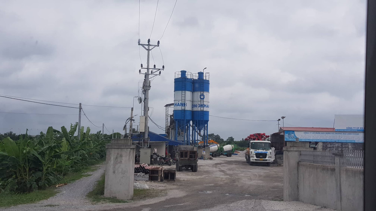 Hai Duong: Khong phep... tram tron be tong Long Khanh chua dung hoat dong?