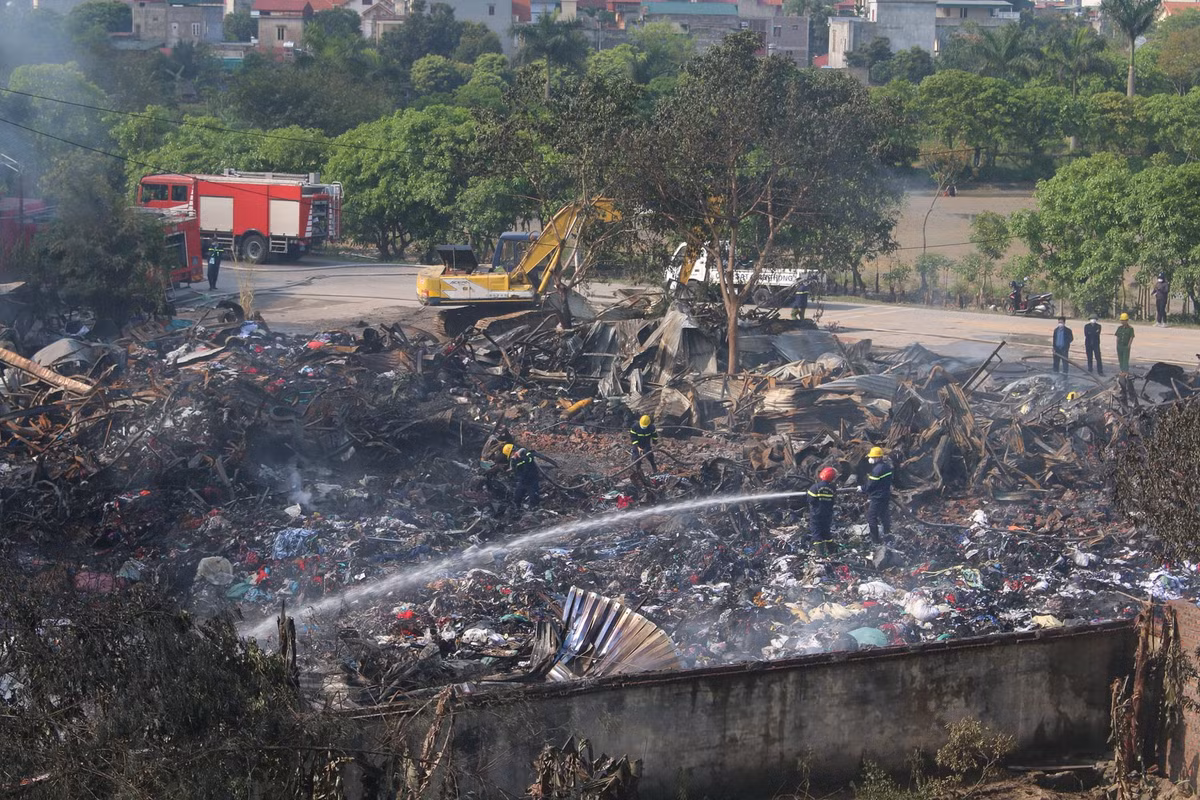 Thong tin moi nhat ve vu chay Cong ty Hong Ngoc o Hai Duong-Hinh-2