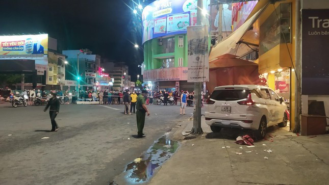 Theo luật sư Cường, cơ quan năng cần sớm xác minh làm rõ sự việc, làm rõ hậu quả của vụ tai nạn giao thông để xử lý nghiêm minh theo quy định của pháp luật đối với những trường hợp tham gia giao thông như thế này. Đồng thời, cần tăng cường công tác tuyên truyền, phổ biến giáo dục pháp luật để nâng cao nhận thức, ý thức chấp hành pháp luật của người dân, tránh những vụ việc tương tự có thể xảy ra. 