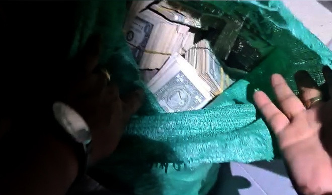 Thu doan tinh vi vu dan canh cuop hon 2 ty trong biet thu o TP HCM-Hinh-3