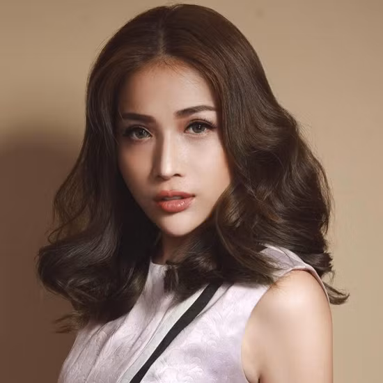 Diễn viên Khả Như từng bị bỏng lửa cấp độ 2 trên sân khấu.