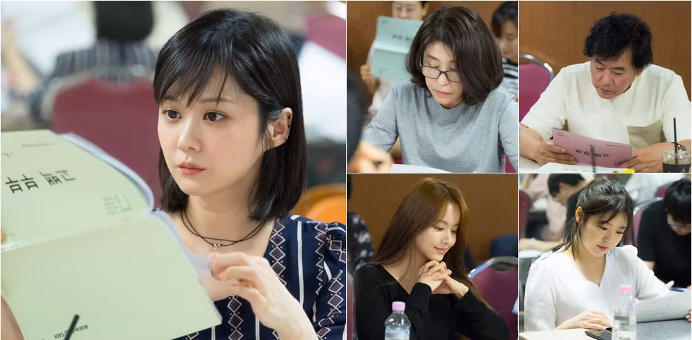 Năm 2017, Jang Nara nhận vai trong bộ phim Go Back Couple cùng nam diễn viên Jung Kyung Ho. Nhan sắc trong trẻo, trẻ trung ở buổi đọc kịch bản của nữ diễn viên khiến nhiều người không tin cô đã 36 tuổi.