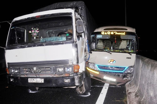 Tong xe lien hoàn ỏ cao tóc, nhieu nguoi bi thuong-Hinh-3