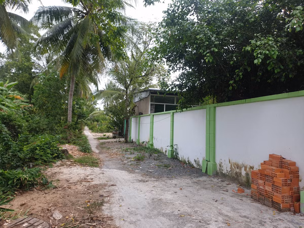 Nhieu van ban bat cap trong vu thu hoi dat cua dan o Ca Mau