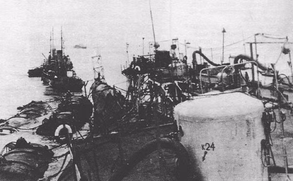 Quyết định sơ tán các thủy thủ được đưa ra quá muộn. Đầu tiên con tàu hoàn toàn nghiêng xuống bên mạn trái, và sau đó bị lật ngửa phần mũi. Dưới đó là hàng trăm người không kịp nhảy xuống nước vào giây phút cuối cùng.