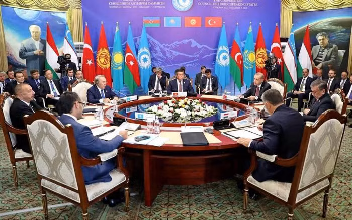 Điều thú vị ở chỗ Thổ Nhĩ Kỳ là nước đầu tiên công nhận nền độc lập của các nước cộng hòa trước đây ở Trung Á khi tách khỏi Liên Xô.