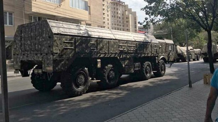 Trang Avia-pro của Nga cho rằng bất chấp việc Yerevan đóng cổ phần quan trọng trong việc mua tổ hợp tên lửa đạn đạo chiến thuật Iskander-E, người ta biết rằng vũ khí này vẫn chưa thể tấn công bất kỳ mục tiêu nào trên lãnh thổ Nagorno-Karabakh (NKR) hoặc Azerbaijan.