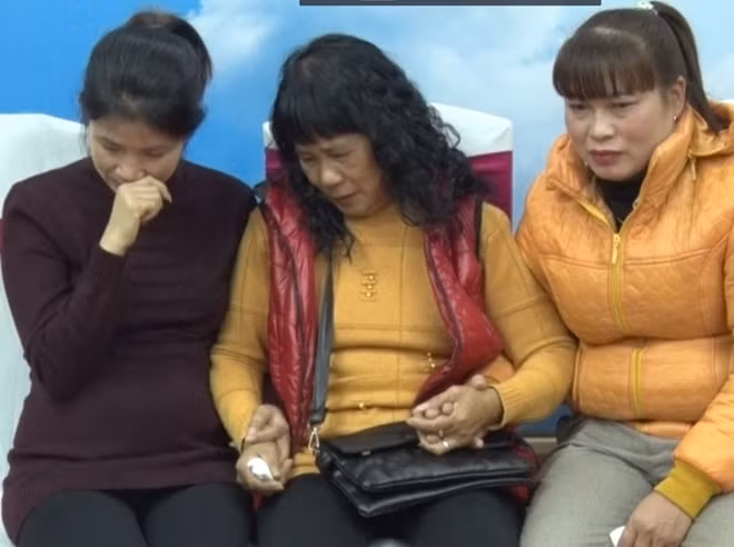 Giọt nước mắt trùng phùng của mẹ con bà Tiến.