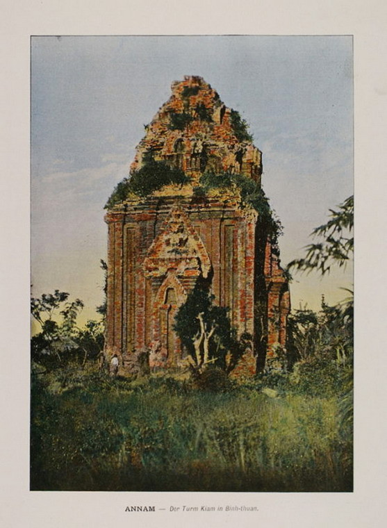 Một toà tháp Chăm ở Mũi Né, Bình Thuận (tháp Po Sah Inư).