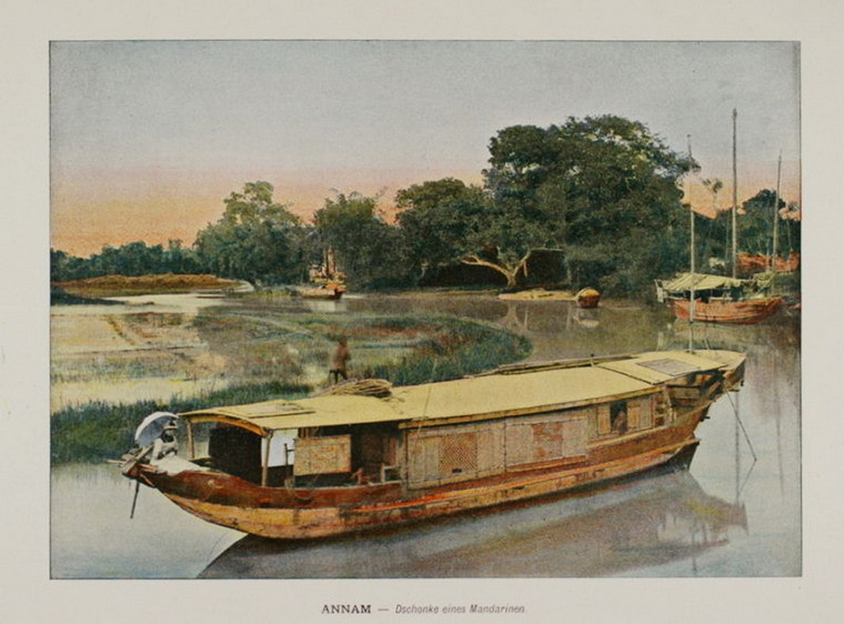 Thuyền dành cho quan lại ở Trung Kỳ.