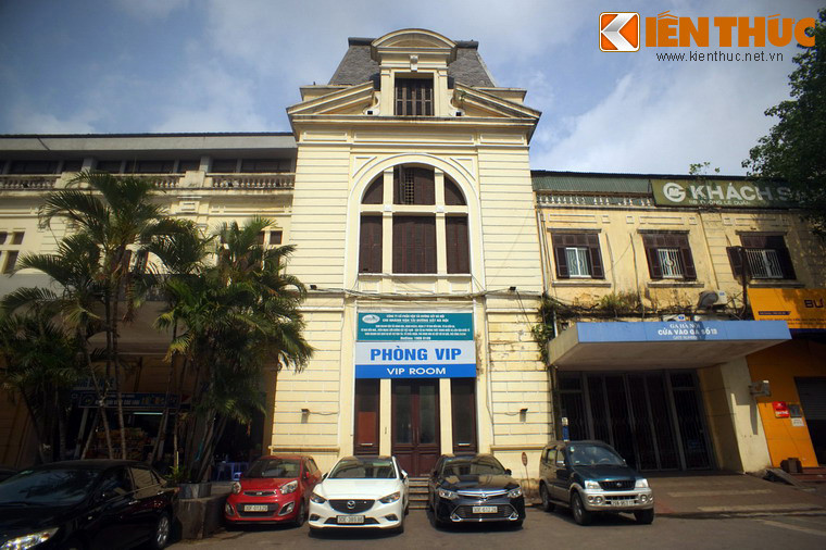 Tháng 7/1954, hòa bình được lập lại ở Việt Nam. Bộ máy tiếp quản hình thành, trong đó có cán bộ của ngành đường sắt. Đêm 20/9/1954, hàng ngàn công nhân Sở hỏa xa và nhân dân Hà Nội đã đấu tranh chống lại âm mưu của địch là dụ dỗ cưỡng ép đồng bào di cư vào Nam và mang theo máy móc, thiết bị, tài liệu.