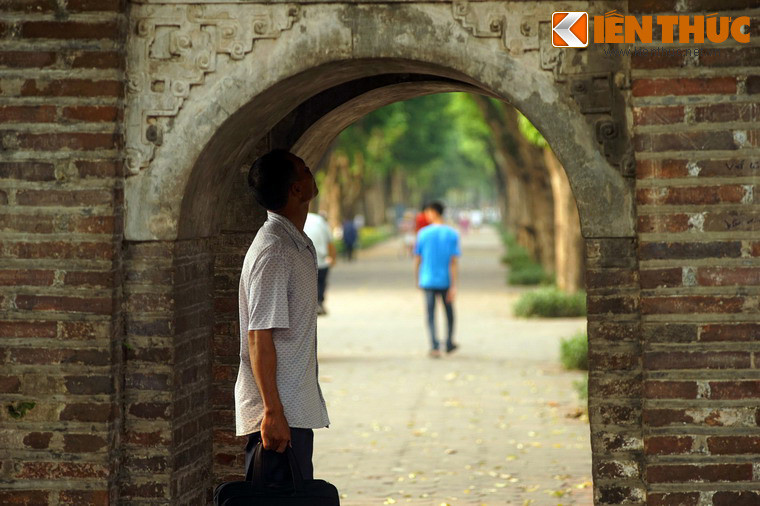 Hình ảnh tòa tháp cổ kính rêu phong đã ghi dấu trong tâm hồn nhiều thế hệ người Hà Nội.