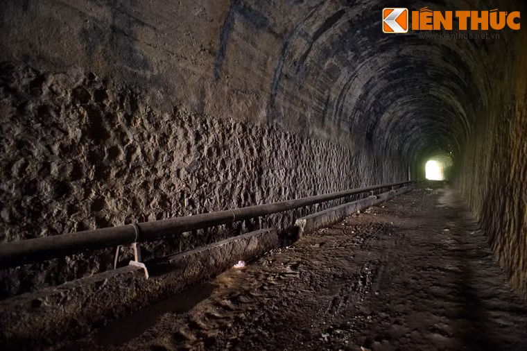 Công trình được xây dựng vào đầu thập niên 1930, đến năm 1975 thì ngừng sử dụng cùng tuyến đường sắt Phan Rang - Đà Lạt. Năm 1986, đường ray trên toàn tuyến bị tháo dỡ.