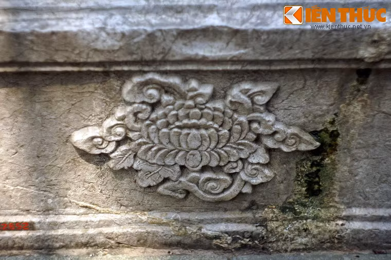 Năm 1802, khi vua Gia Long lên ngôi, triều Nguyễn đóng đô ở Phú Xuân (Huế) và cho đắp đàn tế ở làng An Ninh vào năm 1803, đến năm 1806 thì khởi công xây đàn mới ở phía Nam kinh thành thuộc phường Trường An. Thăng Long mất vai trò là kinh đô và bị đổi thành trấn thành rồi tỉnh thành. Từ đó đàn Nam Giao ở Thăng Long không còn tổ chức lễ tế nữa.