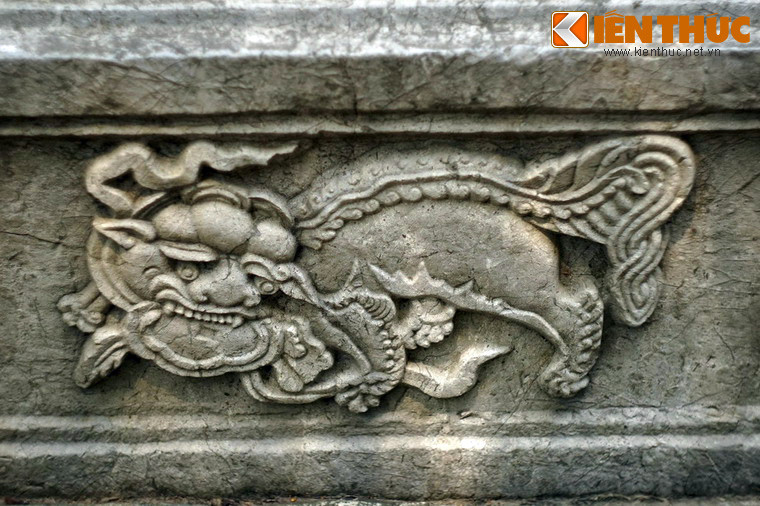 Đời vua Lê Thế Tông, sau khi sự nghiệp nhà Lê trung hưng thành công, nhà Lê trở lại kinh đô Thăng Long, tháng 9 năm 1663 cho sửa lại điện Chiêu sự và khôi phục các nghi lễ tế Nam Giao. Đến cuối thời Lê trung hưng, khi chúa Trịnh suy tàn, vua Lê Chiêu Thống cho đốt hết các công trình kiến trúc và đàn Nam Giao cũng dần trở nên hoang phế.