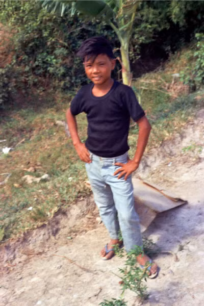 Em trai chú rể, có biệt danh là Joe.