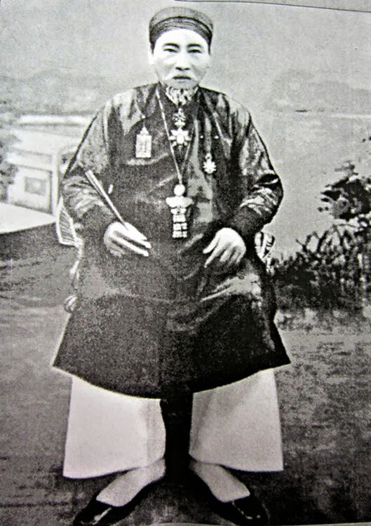 Quan Thượng thư Bộ hình Trần Đình Bá.