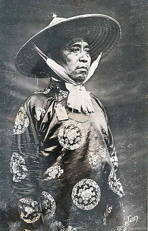 Một ông quan ở Lào Cai.