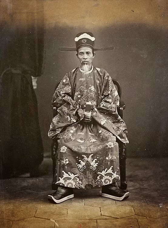 Quan tuần phủ Hải Dương.