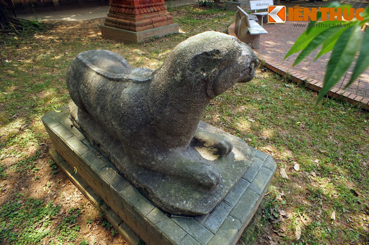 Có ý kiến cho rằng, thông qua hình tượng con hổ, các nghệ sĩ điêu khắc thời xưa cố gắng lột tả thần thái của Thái sư Trần Thủ Độ.