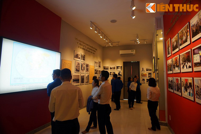 Trong thời gian sống ở khu nhà đường Bến Testard, Bác Hồ thường gặp gỡ một số nhà nho yêu nước đương thời, Người khâm phục cụ Đề Thám, cụ Phan Châu Trinh, cụ Phan Bội Châu nhưng không hoàn toàn tán thành cách làm của một người nào cả mà muốn tìm một con đường riêng.