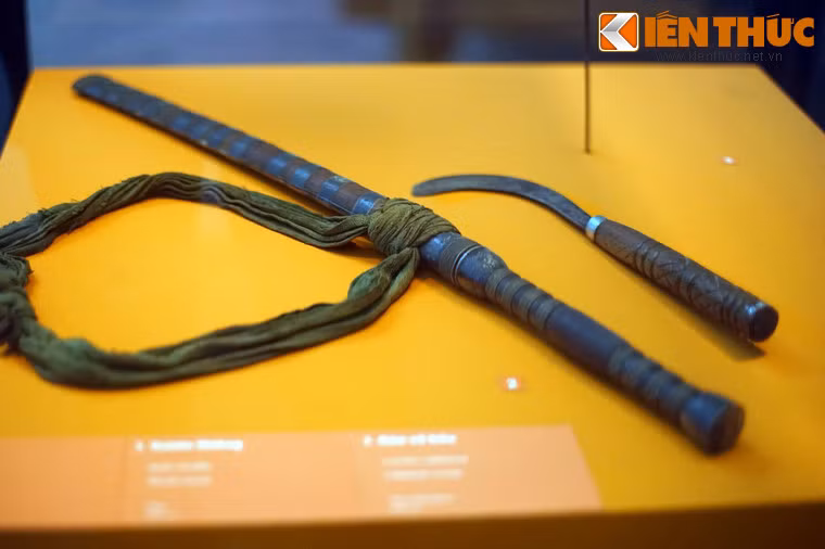 Gươm thiêng của người Thái ở Sơn La. Những chiếc gươm dùng trong nghi lễ thường được chế tác rất tinh xảo.