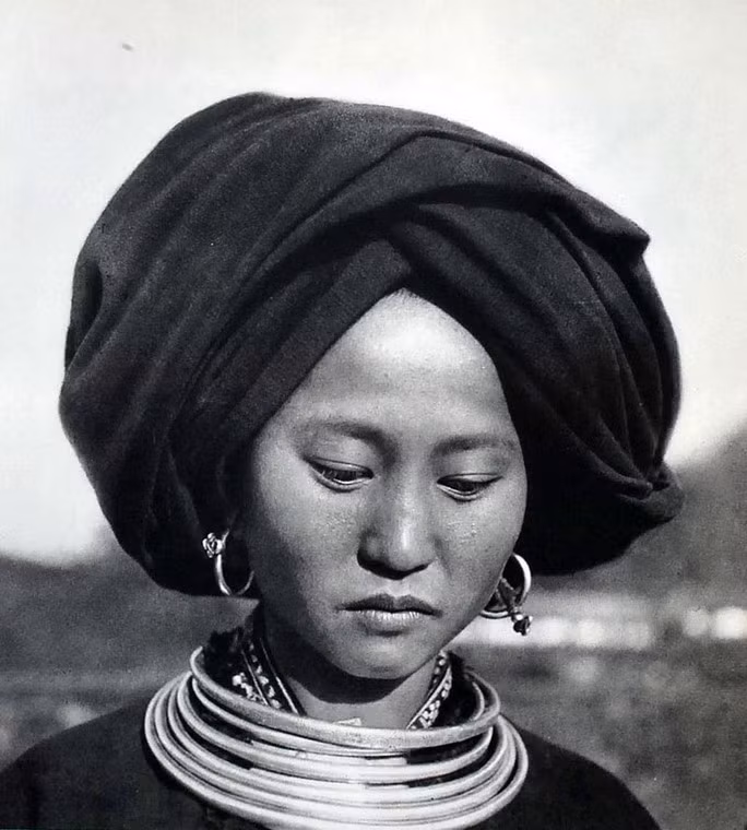 Phụ nữ người H'mông, miền Bắc Việt Nam.