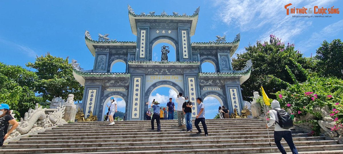 Chùa Linh Ứng Sơn Trà - nơi hội tụ linh khí của đất trời, là niềm tự hào của người dân Đà Nẵng.