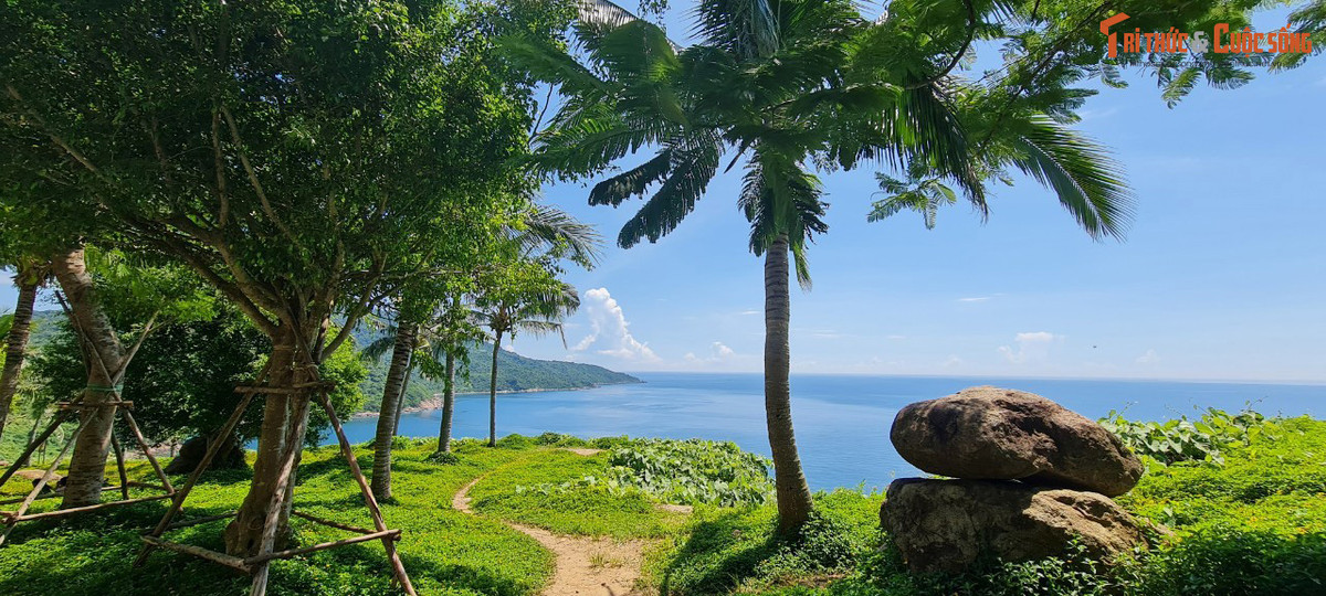 Như một bản tình ca trong trẻo của non nước trời mây.