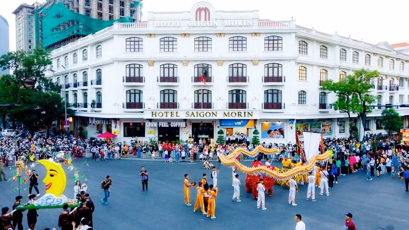 Còn đây là màn trình diễn lân sư rồng ấn tượng tại Huế.