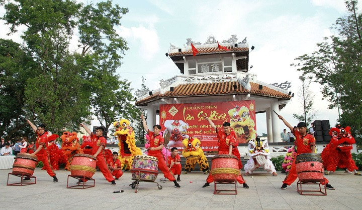 Không khí sôi nổi tại Quảng diễn lân sư rồng 2022 do thành phố Huế tổ chức.