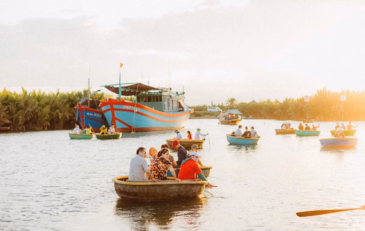 Du lịch rừng dừa lý tưởng nhất là vào mùa khô từ tháng 1 đến tháng 9.