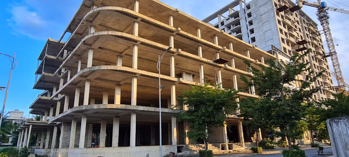 Dự án được tọa lạc ngay tại vị trí “đắc địa” của TP. Đà Nẵng, trải dài từ phía Tây cầu Thuận Phước đến ngã ba Tôn Thất Đạm - Nguyễn Tất Thành.