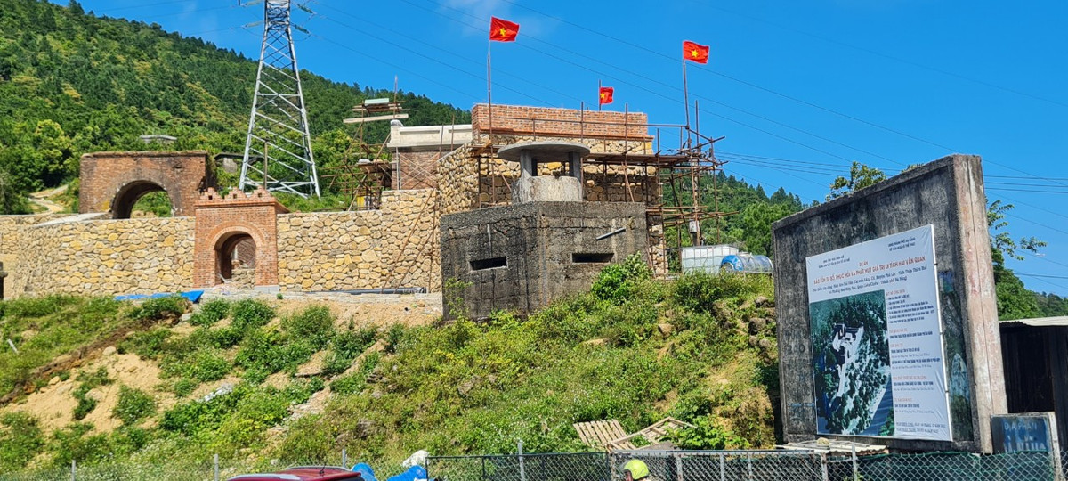 Không chỉ là là di tích kiến trúc có giá trị to lớn về lịch sử, quân sự, Hải Vân Quan còn có vị trí đẹp, thu hút đông đảo khách tham quan.