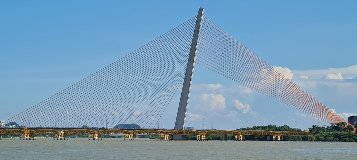 Da Nang: Cam luu thong qua cau, ham chui khi sieu bao Noru do bo