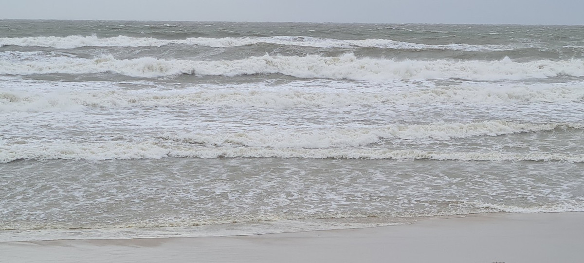 Biển Mỹ Khê sáng 28/9.