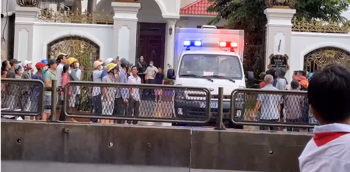 Trong ngày 16/9, Tổng cục Quản lý thị trường cũng đã ra các quyết định tạm đình chỉ công tác đối với 5 công chức thuộc Đội Quản lý thị trường số 2, Cục Quản lý thị trường tỉnh Bình Thuận để phối hợp với các cơ quan chức năng xác minh, làm rõ các hành vi vi phạm.