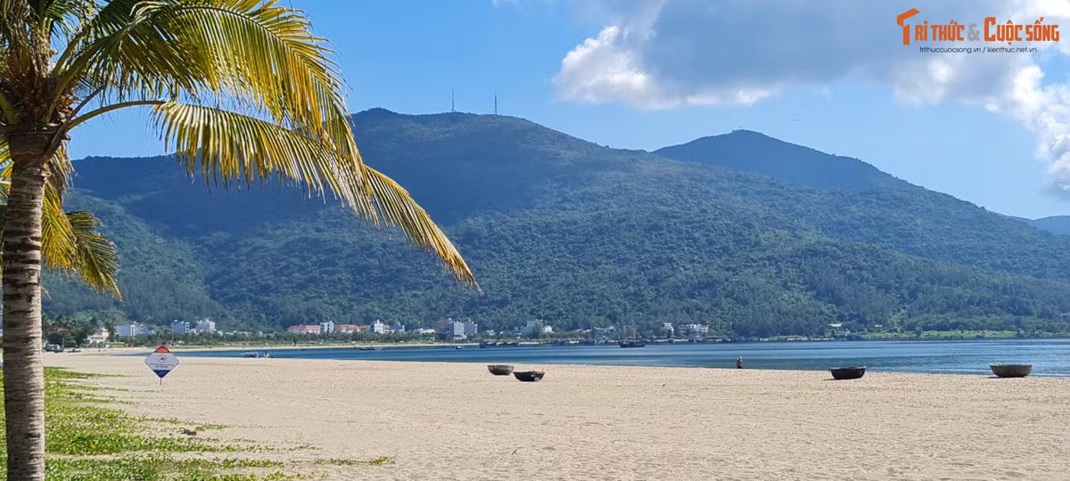 Đây được xem là biển đảo hiếm hoi còn giữ được nét đẹp hoang sơ.