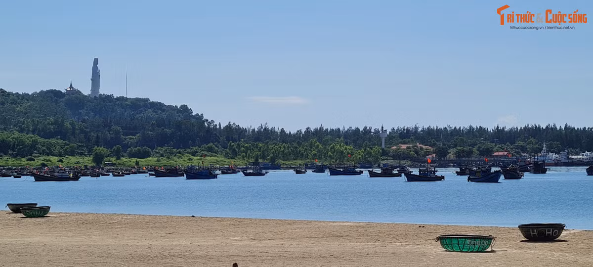 Vẻ đẹp hoang sơ, trầm lặng.