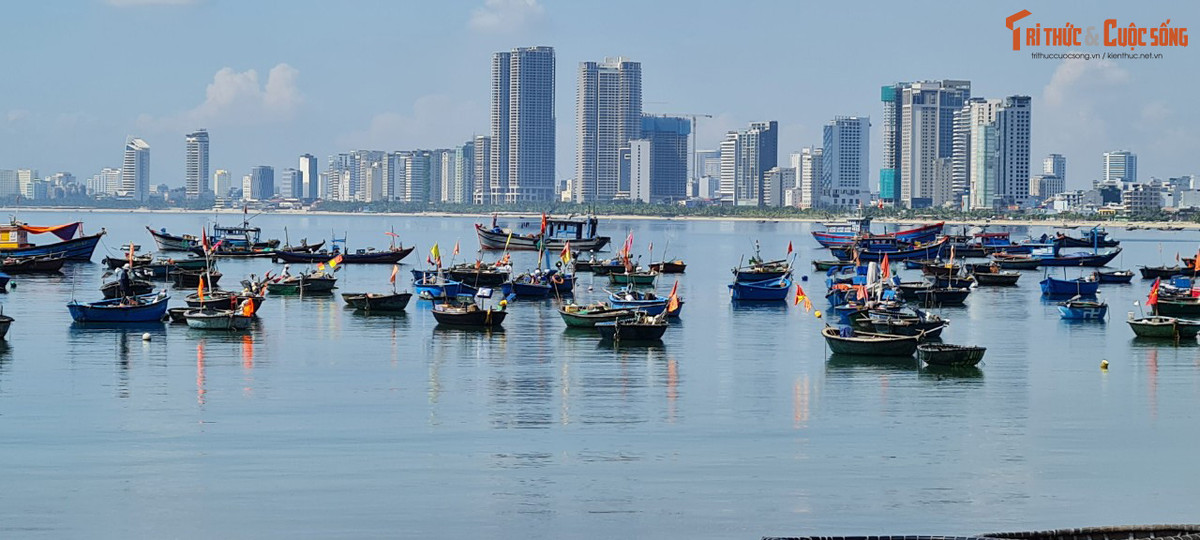 Nét đẹp cổ điển và hiện đại cùng hòa chung một khung hình.