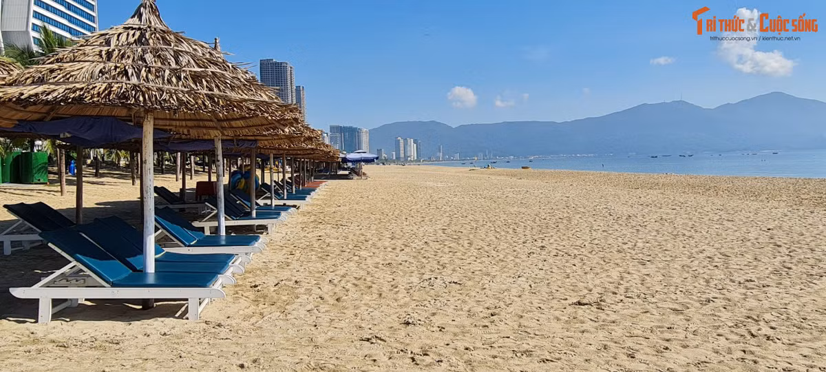 Mỹ Khê mang đến cho du khách một không gian yên bình và thư giãn.