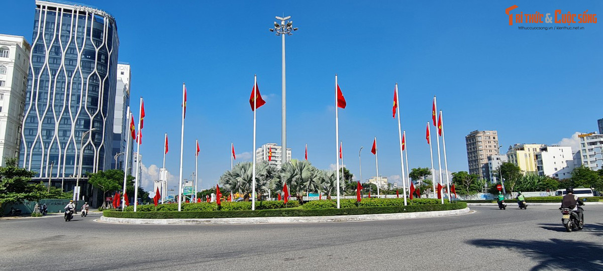 Vòng xoay Võ Nguyên Giáp thật ấn tượng vào ngày Quốc Khánh 2/9.