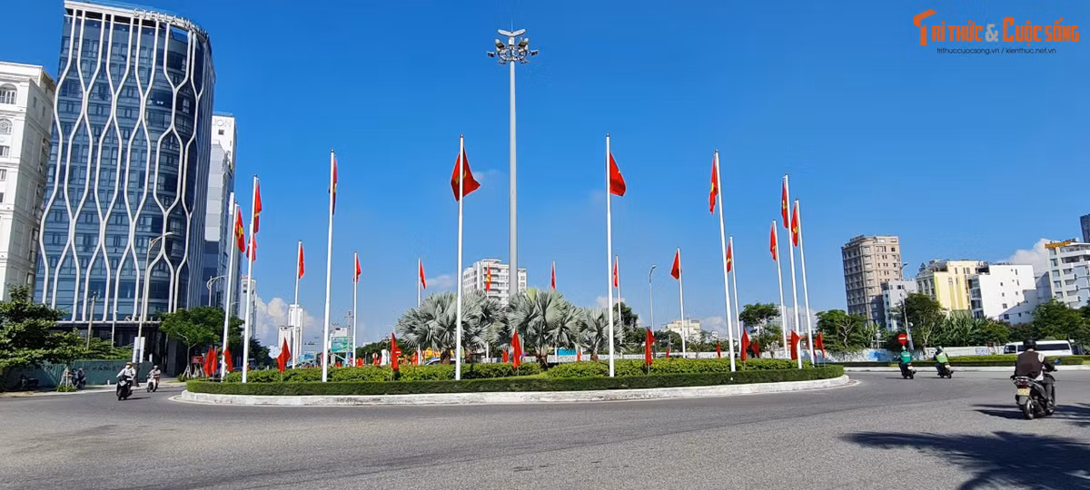 Vòng xoay Võ Nguyên Giáp thật ấn tượng vào ngày Quốc Khánh 2/9.