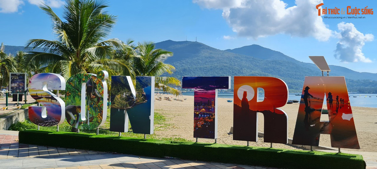 Và đây là bãi biển Mân Thái, tọa lạc trên đường Hoàng Sa, thuộc quận Sơn Trà.